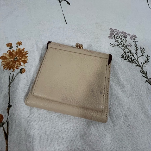 Vintage Dooney and Bourke All Weather Leather Wallet - Picture 2 of 9